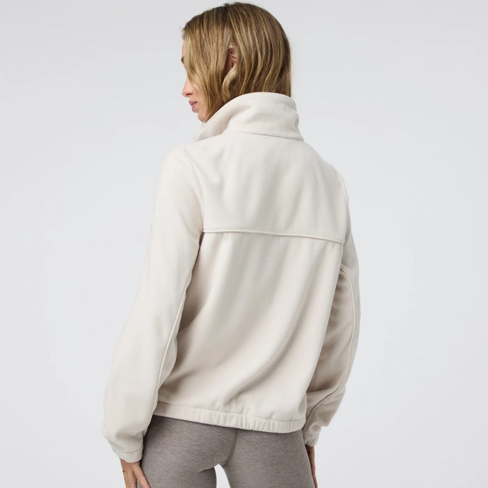 Vuori Women's Aspen Full Zip Jacket in Dune Size Large - Picture 2 of 16